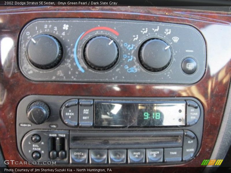 Onyx Green Pearl / Dark Slate Gray 2002 Dodge Stratus SE Sedan