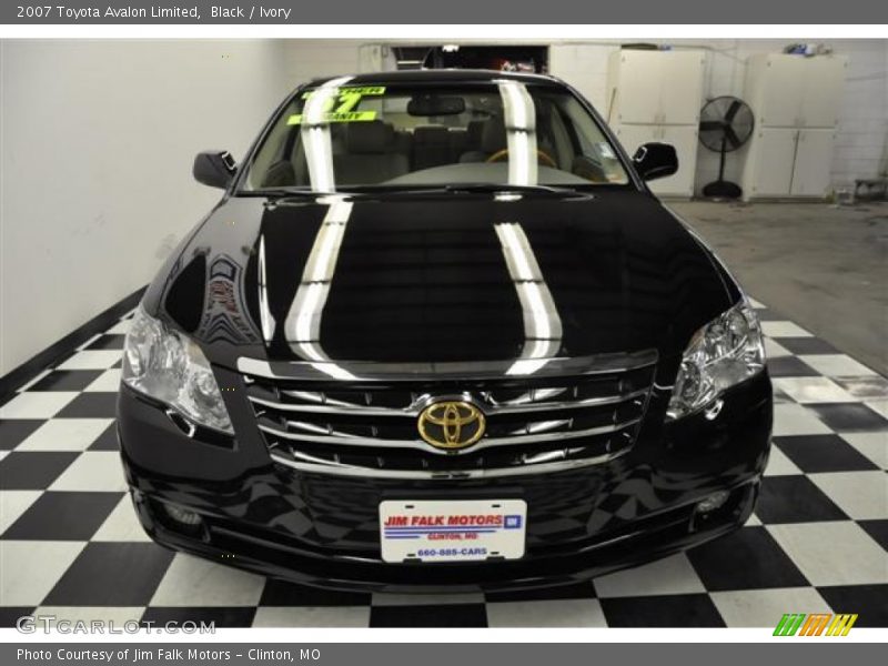 Black / Ivory 2007 Toyota Avalon Limited