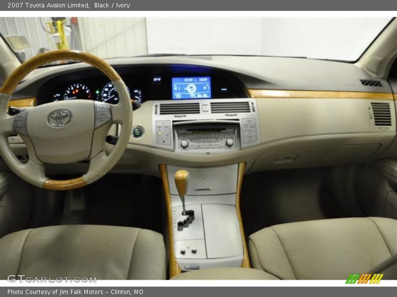 Black / Ivory 2007 Toyota Avalon Limited