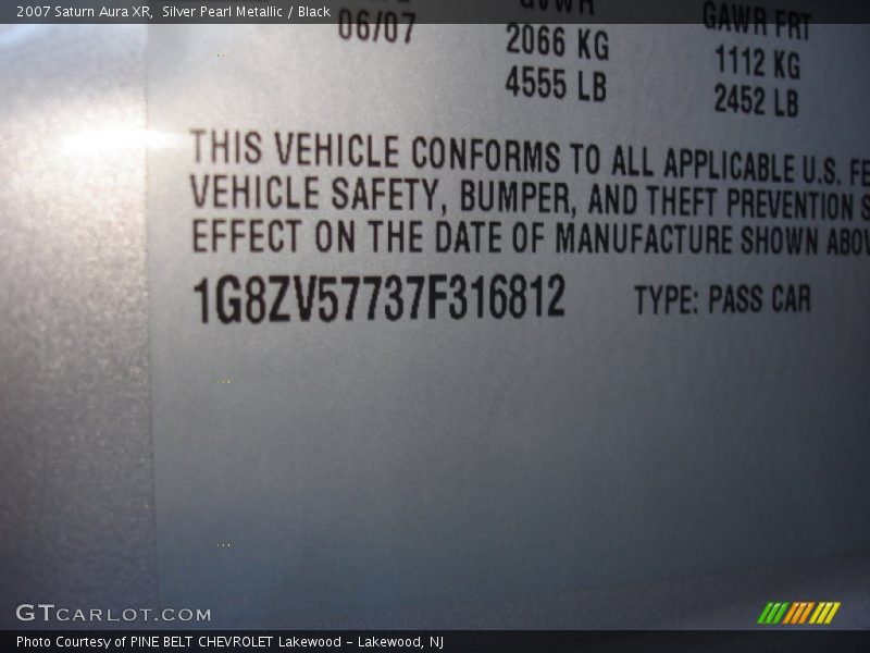 Silver Pearl Metallic / Black 2007 Saturn Aura XR