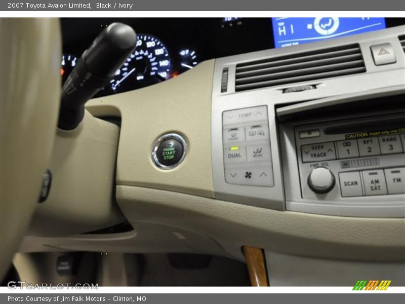 Black / Ivory 2007 Toyota Avalon Limited