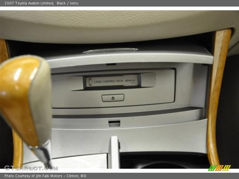 Black / Ivory 2007 Toyota Avalon Limited