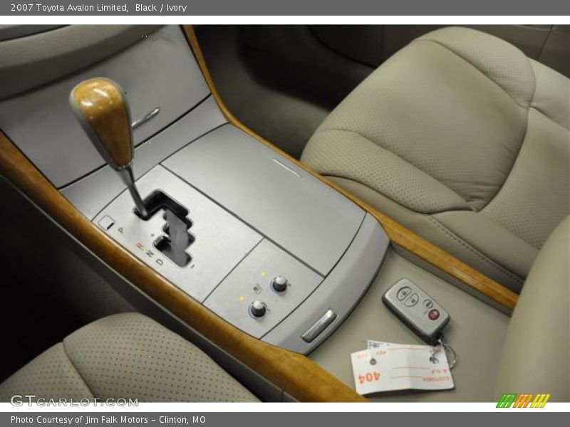 Black / Ivory 2007 Toyota Avalon Limited
