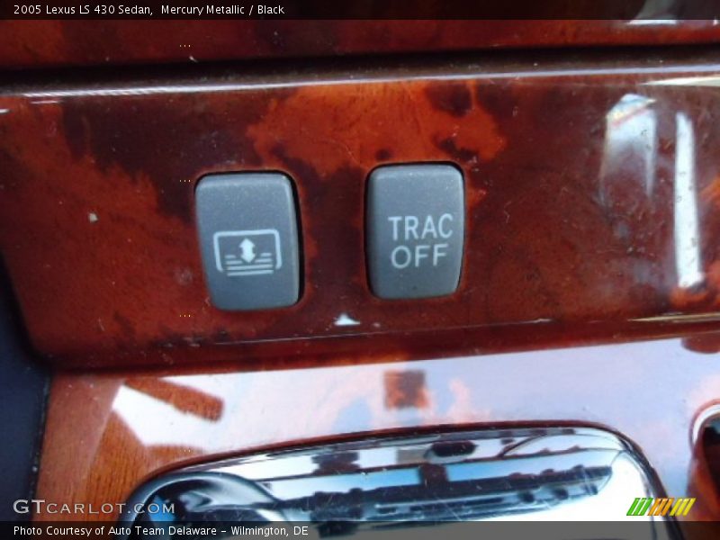 Mercury Metallic / Black 2005 Lexus LS 430 Sedan