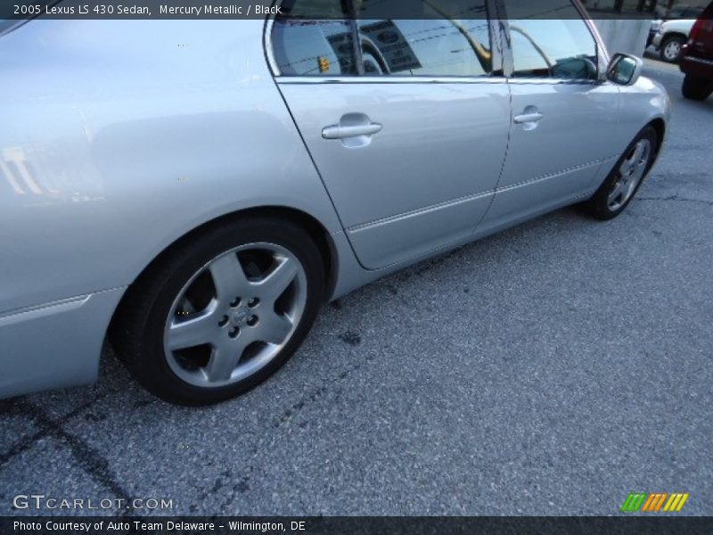 Mercury Metallic / Black 2005 Lexus LS 430 Sedan