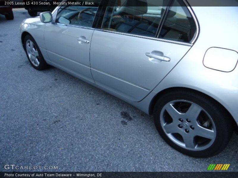 Mercury Metallic / Black 2005 Lexus LS 430 Sedan
