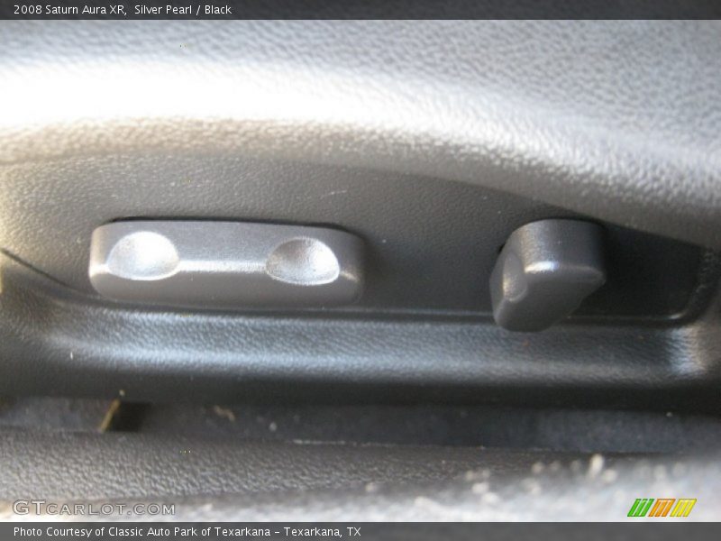 Silver Pearl / Black 2008 Saturn Aura XR