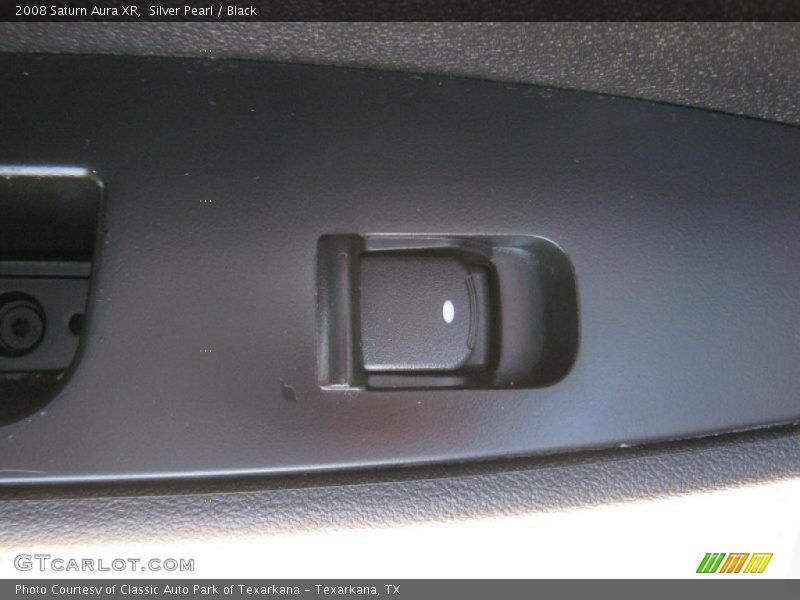 Silver Pearl / Black 2008 Saturn Aura XR