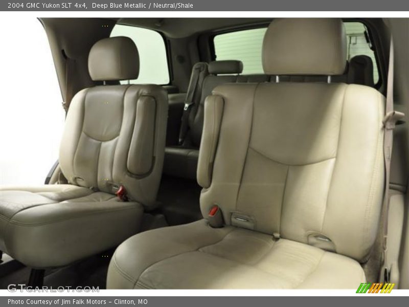 Deep Blue Metallic / Neutral/Shale 2004 GMC Yukon SLT 4x4
