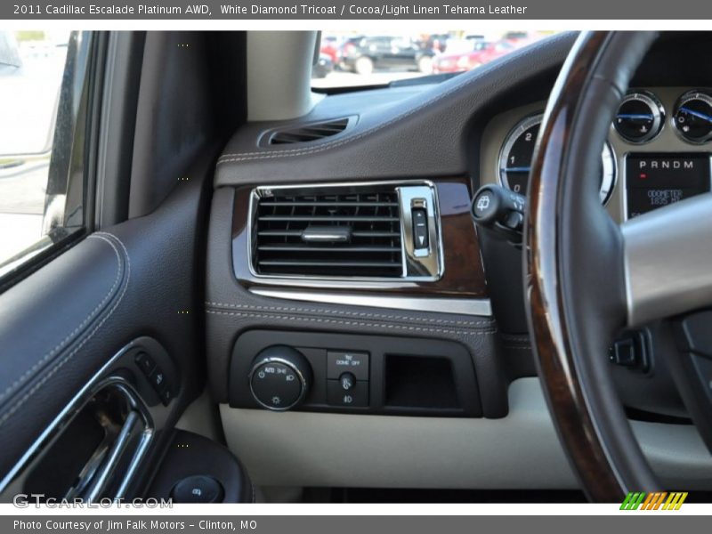 Controls of 2011 Escalade Platinum AWD