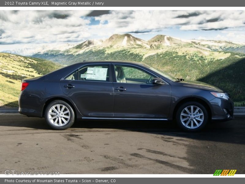 Magnetic Gray Metallic / Ivory 2012 Toyota Camry XLE
