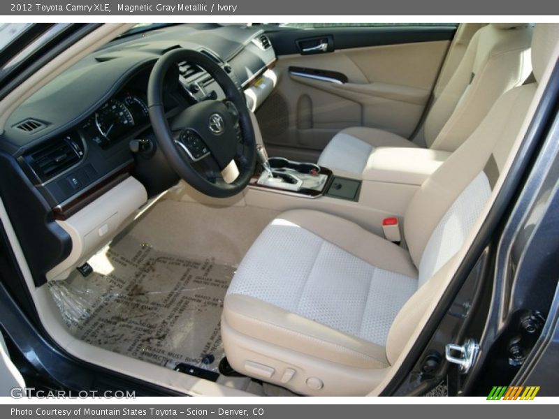 Magnetic Gray Metallic / Ivory 2012 Toyota Camry XLE