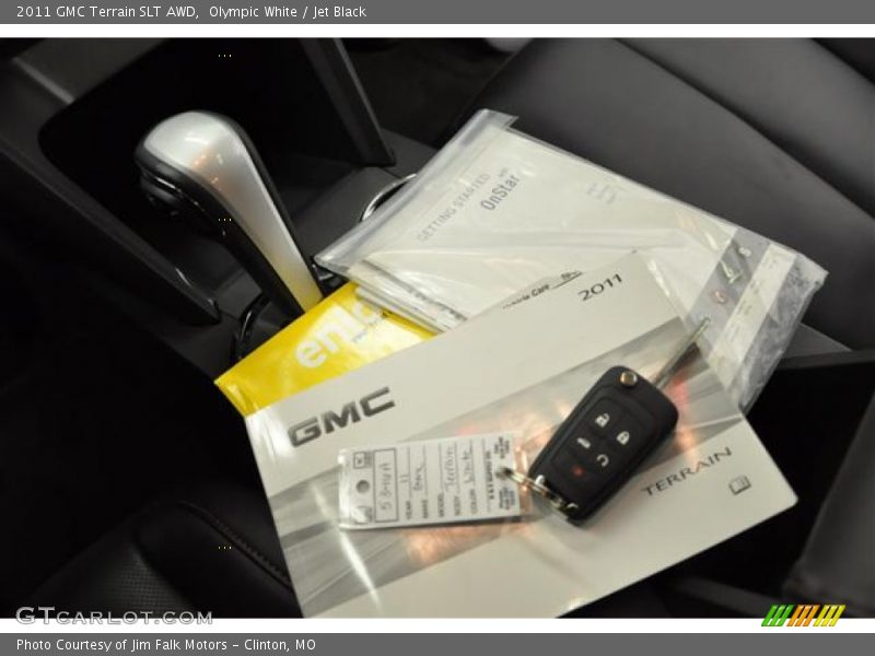 Olympic White / Jet Black 2011 GMC Terrain SLT AWD