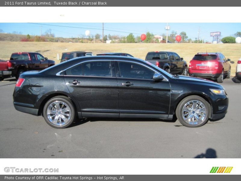 Tuxedo Black / Charcoal Black 2011 Ford Taurus Limited