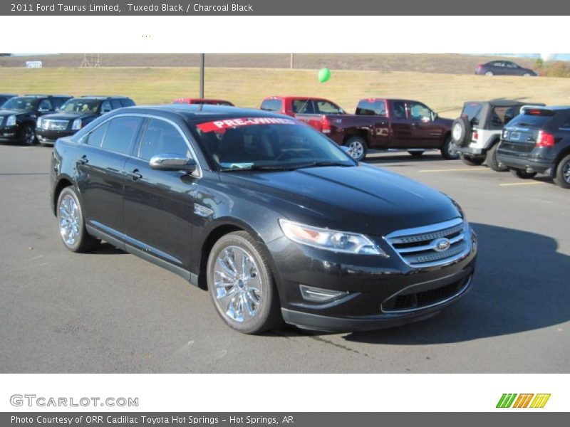 Tuxedo Black / Charcoal Black 2011 Ford Taurus Limited