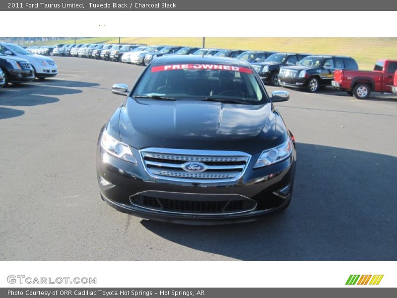 Tuxedo Black / Charcoal Black 2011 Ford Taurus Limited