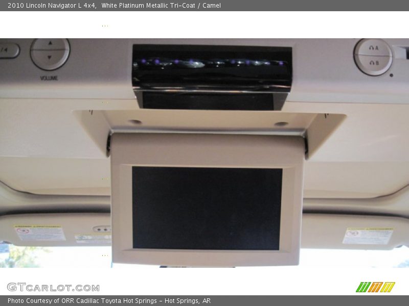 White Platinum Metallic Tri-Coat / Camel 2010 Lincoln Navigator L 4x4