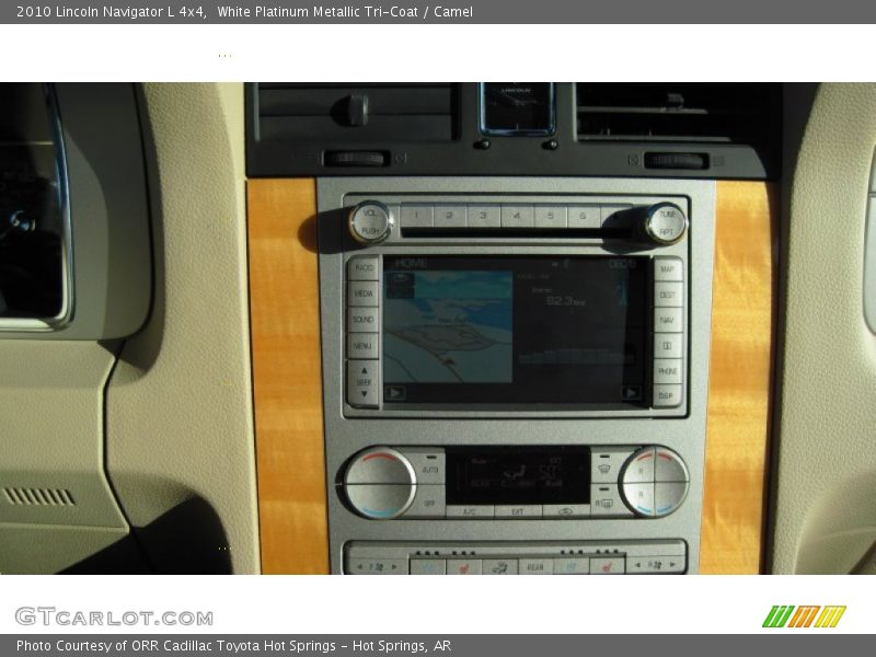 White Platinum Metallic Tri-Coat / Camel 2010 Lincoln Navigator L 4x4