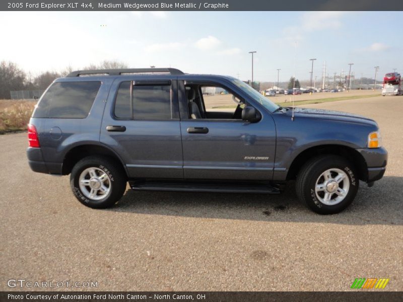 Medium Wedgewood Blue Metallic / Graphite 2005 Ford Explorer XLT 4x4