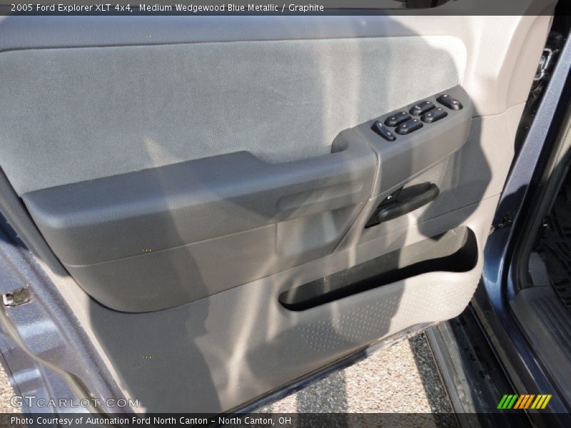 Medium Wedgewood Blue Metallic / Graphite 2005 Ford Explorer XLT 4x4