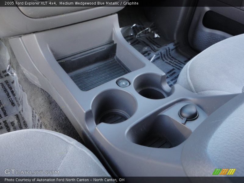 Medium Wedgewood Blue Metallic / Graphite 2005 Ford Explorer XLT 4x4