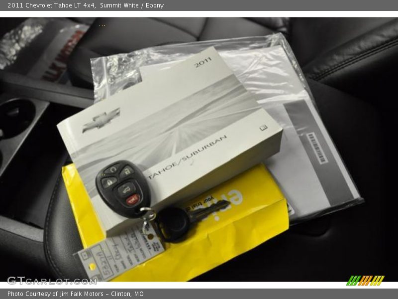 Summit White / Ebony 2011 Chevrolet Tahoe LT 4x4