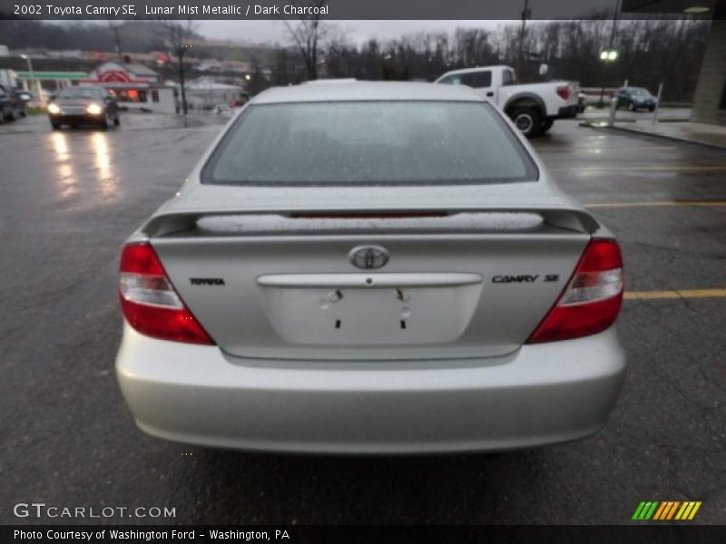 Lunar Mist Metallic / Dark Charcoal 2002 Toyota Camry SE