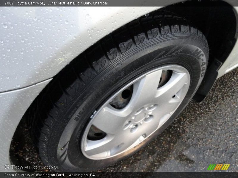 Lunar Mist Metallic / Dark Charcoal 2002 Toyota Camry SE