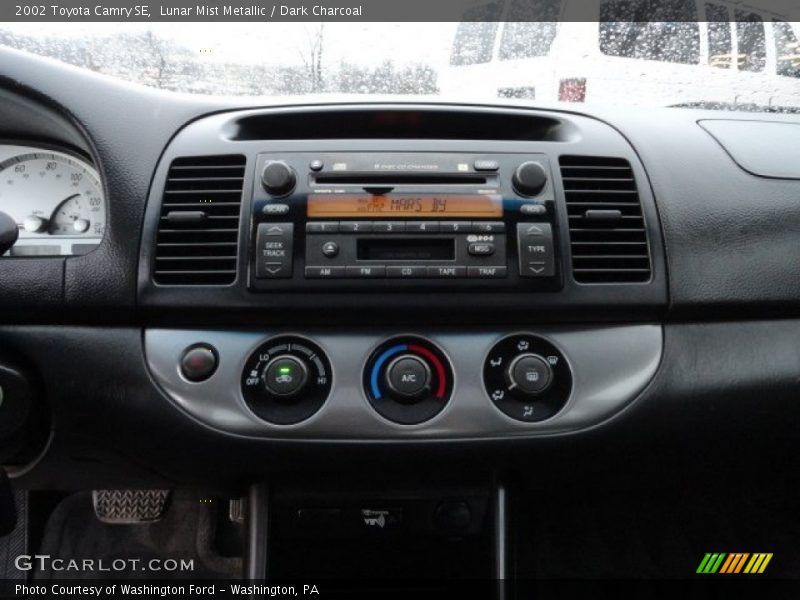 Lunar Mist Metallic / Dark Charcoal 2002 Toyota Camry SE