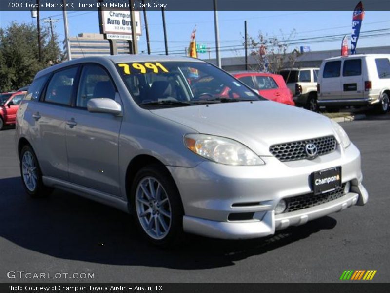 Front 3/4 View of 2003 Matrix XR