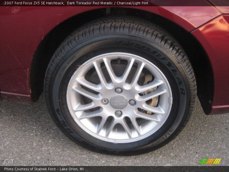 Dark Toreador Red Metallic / Charcoal/Light Flint 2007 Ford Focus ZX5 SE Hatchback