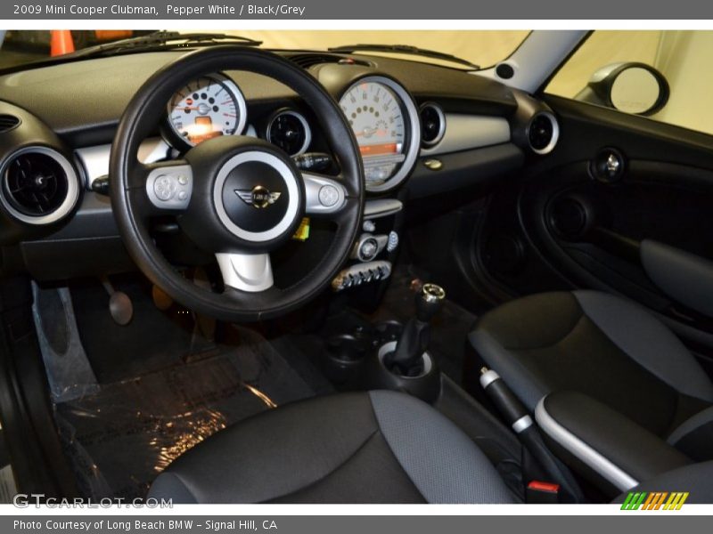 Pepper White / Black/Grey 2009 Mini Cooper Clubman