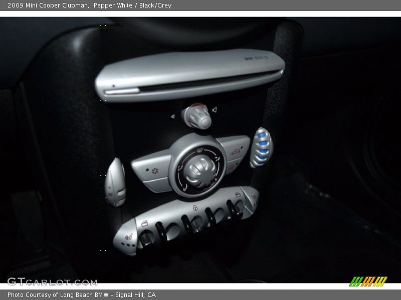 Pepper White / Black/Grey 2009 Mini Cooper Clubman