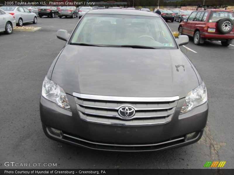 Phantom Gray Pearl / Ivory 2006 Toyota Avalon XLS