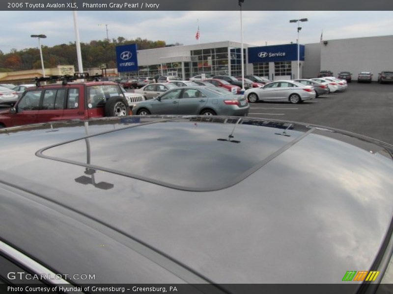 Phantom Gray Pearl / Ivory 2006 Toyota Avalon XLS