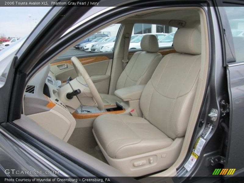 Phantom Gray Pearl / Ivory 2006 Toyota Avalon XLS