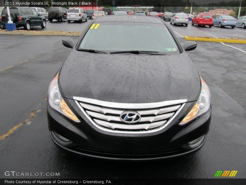 Midnight Black / Black 2011 Hyundai Sonata SE