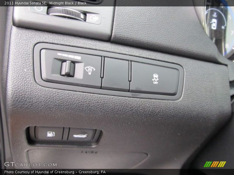 Midnight Black / Black 2011 Hyundai Sonata SE