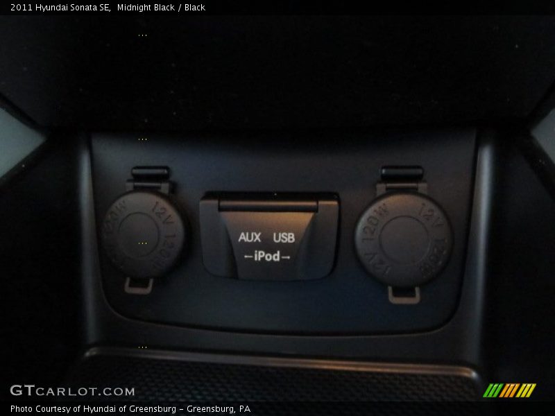 Midnight Black / Black 2011 Hyundai Sonata SE