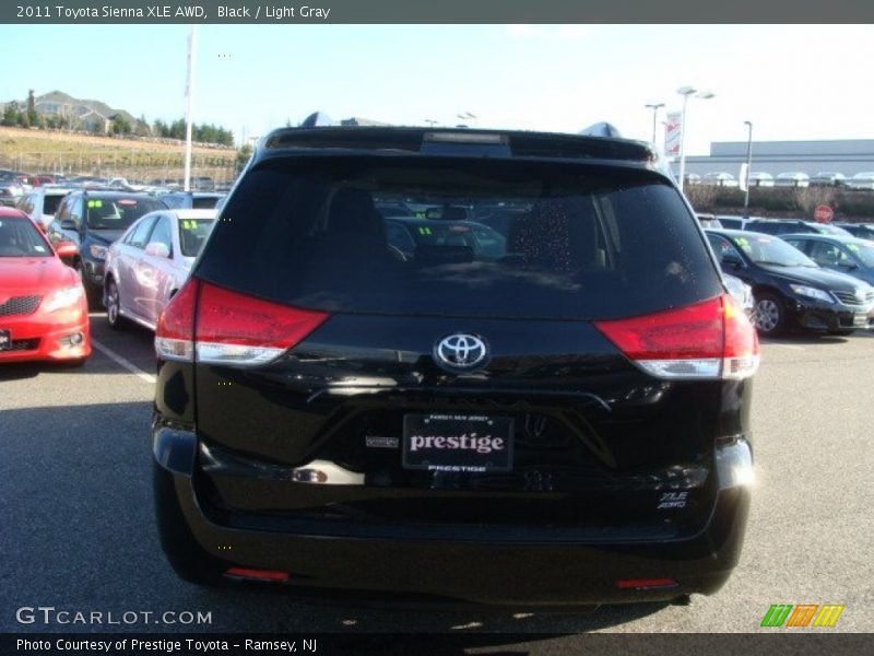 Black / Light Gray 2011 Toyota Sienna XLE AWD