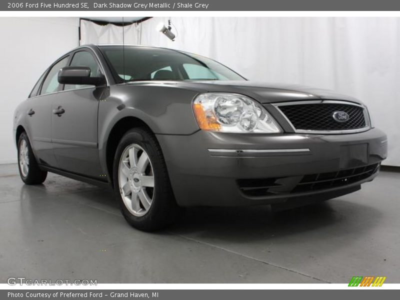 Dark Shadow Grey Metallic / Shale Grey 2006 Ford Five Hundred SE