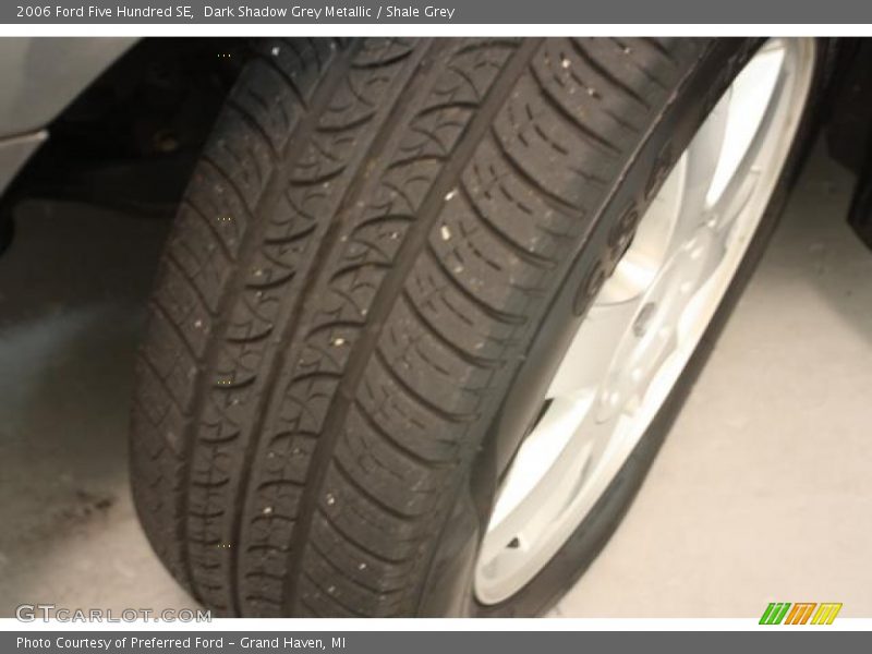 Dark Shadow Grey Metallic / Shale Grey 2006 Ford Five Hundred SE