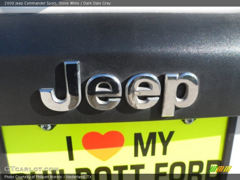 Stone White / Dark Slate Gray 2009 Jeep Commander Sport
