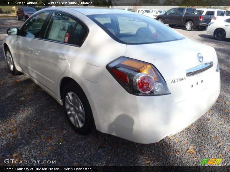 Winter Frost White / Blonde 2012 Nissan Altima 2.5