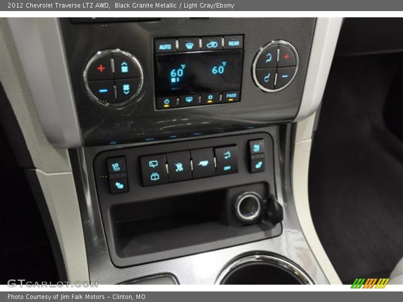 Controls of 2012 Traverse LTZ AWD