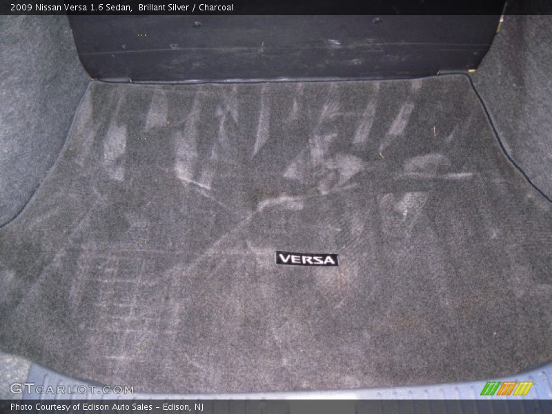 Brillant Silver / Charcoal 2009 Nissan Versa 1.6 Sedan