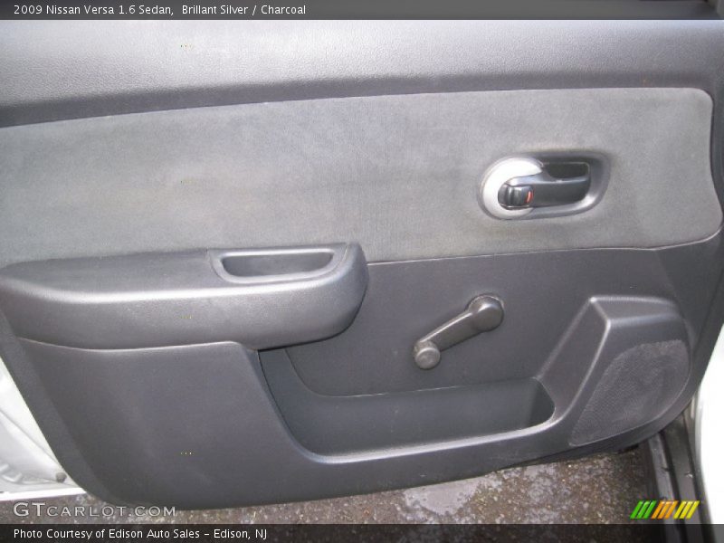 Brillant Silver / Charcoal 2009 Nissan Versa 1.6 Sedan