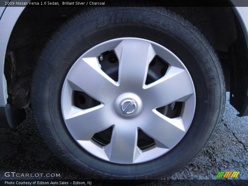 Brillant Silver / Charcoal 2009 Nissan Versa 1.6 Sedan
