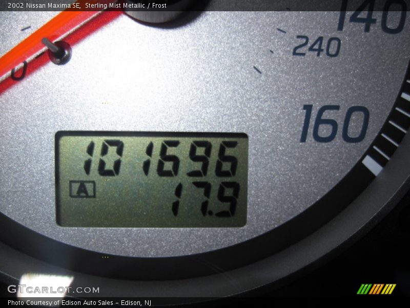 Sterling Mist Metallic / Frost 2002 Nissan Maxima SE