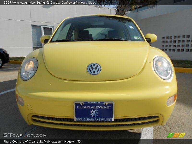 Sunflower Yellow / Black 2005 Volkswagen New Beetle GL Coupe